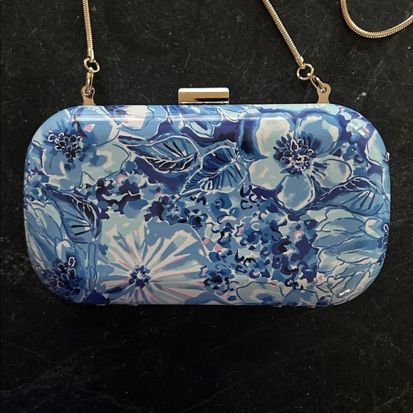 Lilly Pulitzer Catch N Keep Hard Clutch Coastal Blue Gold Chain Floral - Picture 2 of 5